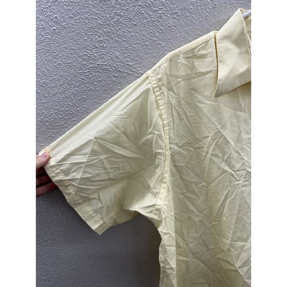 Van Heusen Mens Shirt Size 17 Yellow Poplin Half Sleeve Button Up - Picture 2 of 10